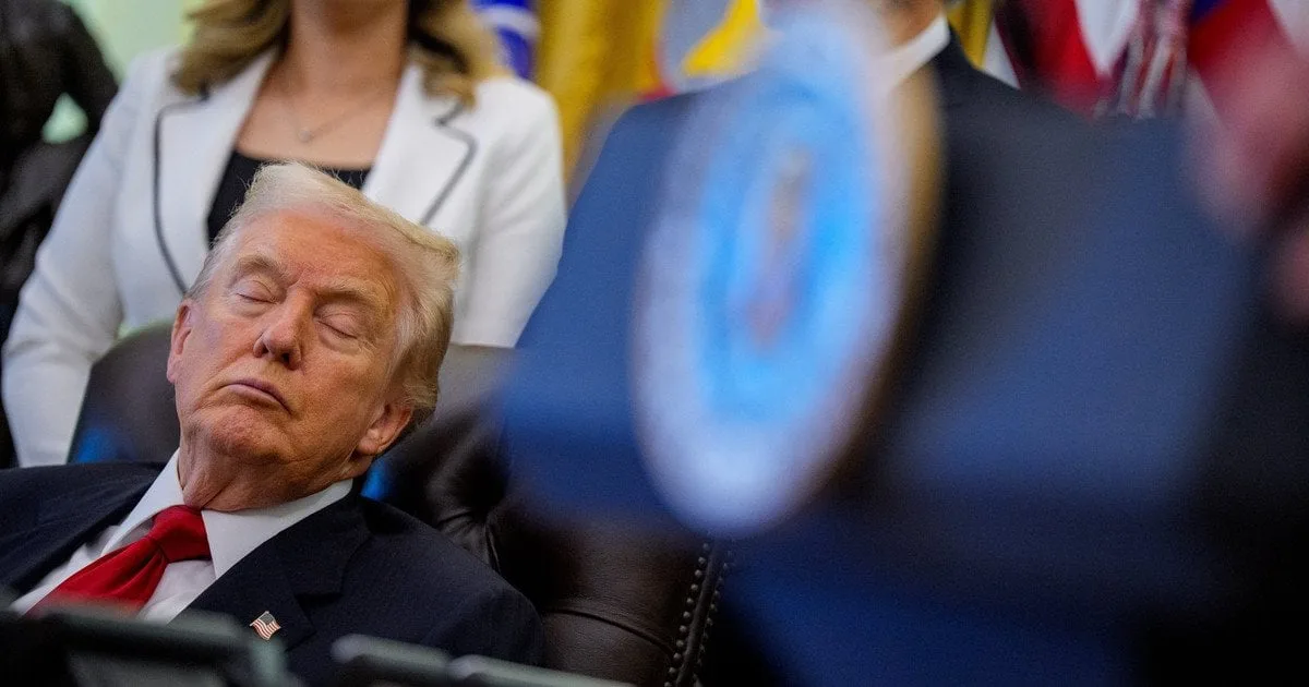 Синці, набряки та сонливість: чи справді Трамп не має проблем зі здоров'ям
